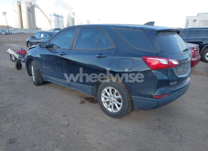 Photo 3 of 2020 Chevrolet Equinox FWD LS (VIN 2GNAXHEV5L6153902)