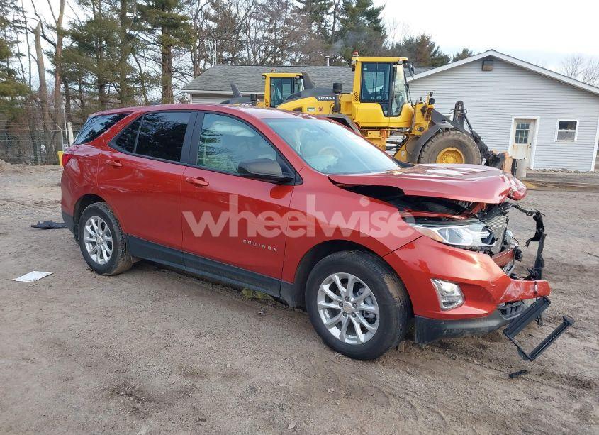 2020 Chevrolet Equinox FWD LS (VIN 2GNAXHEV5L6169520) main photo