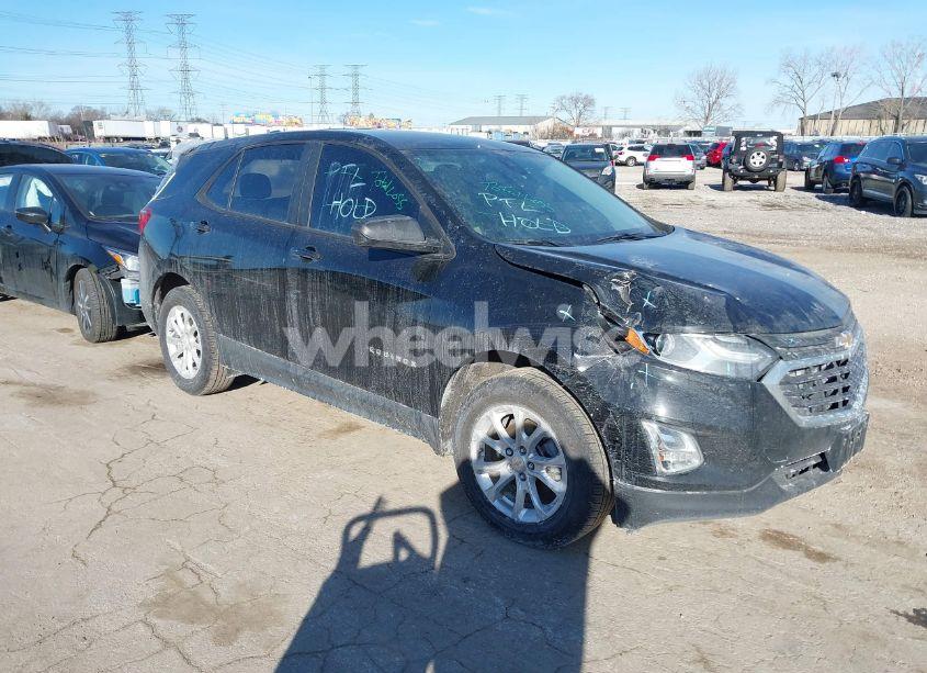 2020 Chevrolet Equinox FWD LS (VIN 2GNAXHEV5L6229411) main photo