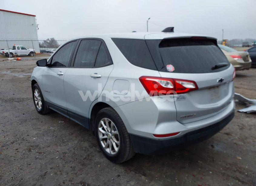 Photo 3 of 2020 Chevrolet Equinox FWD LS (VIN 2GNAXHEV5L6280231)