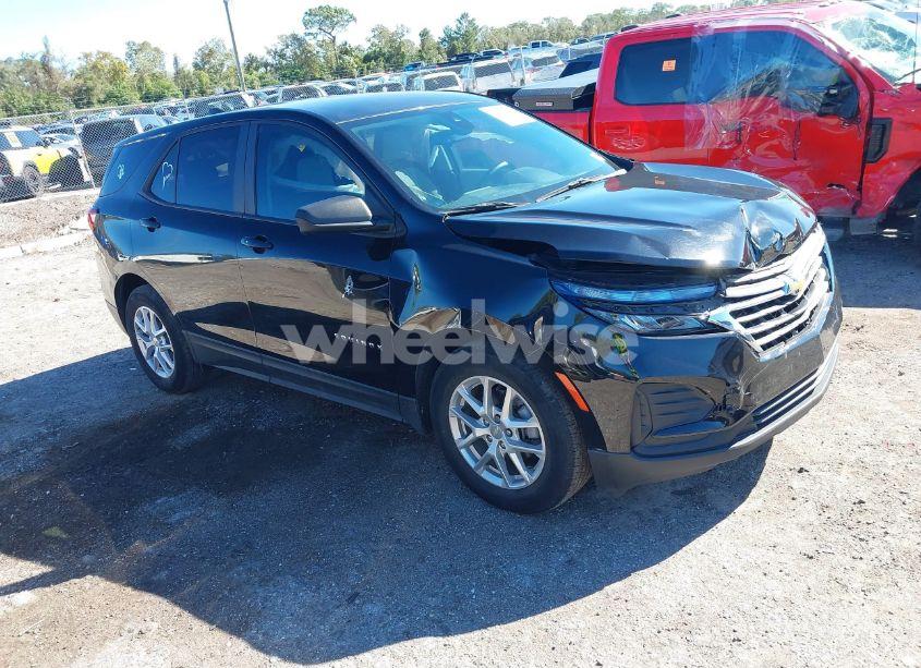 2022 Chevrolet Equinox FWD LS (VIN 2GNAXHEV5N6100068) main photo