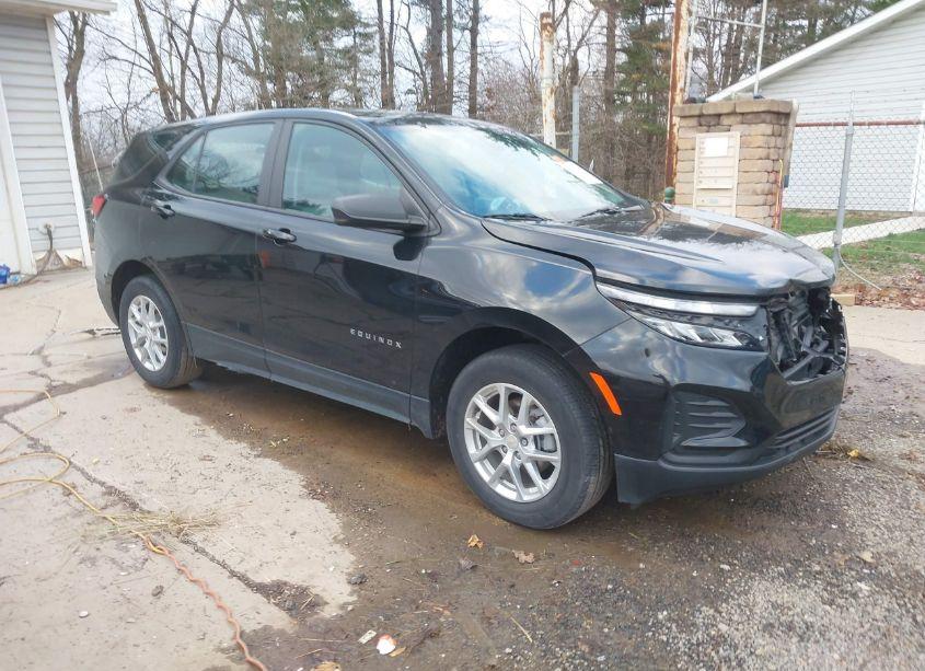 2022 Chevrolet Equinox FWD LS (VIN 2GNAXHEV5N6102029) main photo