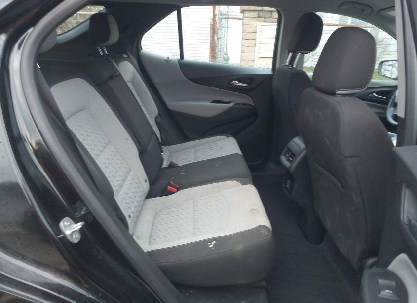Photo 8 of 2022 Chevrolet Equinox FWD LS (VIN 2GNAXHEV5N6102029)