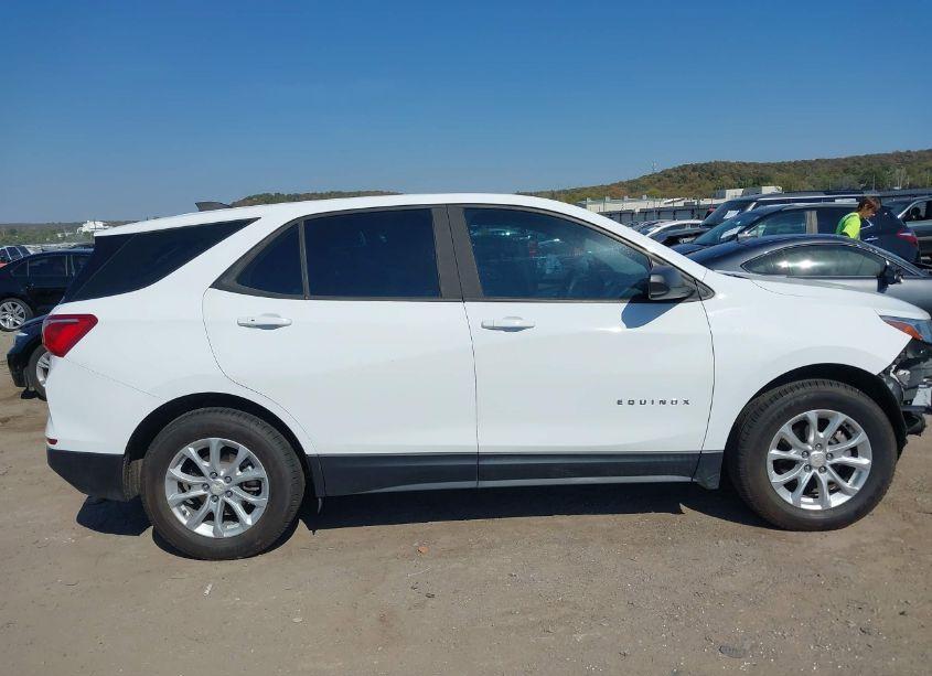 Photo 14 of 2018 Chevrolet Equinox LS (VIN 2GNAXHEV6J6116130)