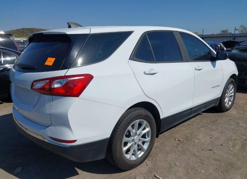 Photo 4 of 2018 Chevrolet Equinox LS (VIN 2GNAXHEV6J6116130)