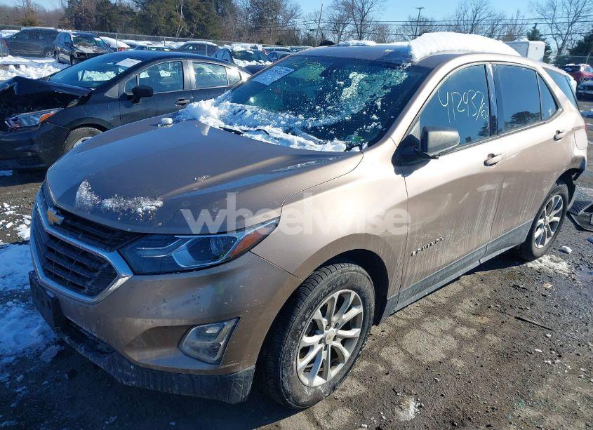 Photo 2 of 2018 Chevrolet Equinox LS (VIN 2GNAXHEV6J6164002)
