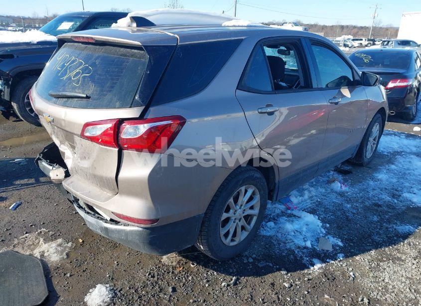 Photo 4 of 2018 Chevrolet Equinox LS (VIN 2GNAXHEV6J6164002)