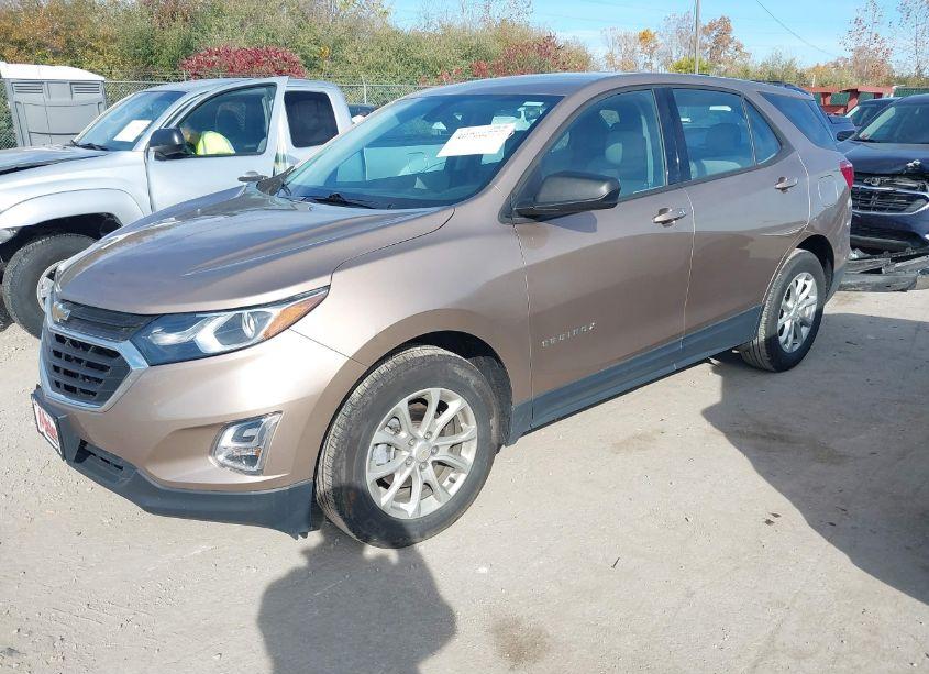 Photo 2 of 2018 Chevrolet Equinox LS (VIN 2GNAXHEV6J6199865)