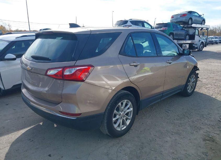 Photo 4 of 2018 Chevrolet Equinox LS (VIN 2GNAXHEV6J6199865)