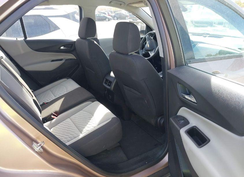 Photo 5 of 2018 Chevrolet Equinox LS (VIN 2GNAXHEV6J6199865)