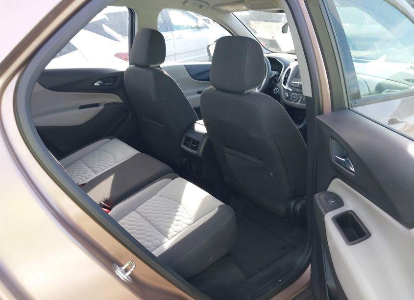 Photo 8 of 2018 Chevrolet Equinox LS (VIN 2GNAXHEV6J6199865)