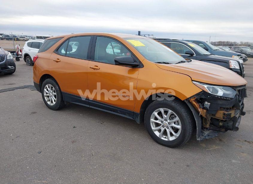 2018 Chevrolet Equinox LS (VIN 2GNAXHEV6J6209391) main photo