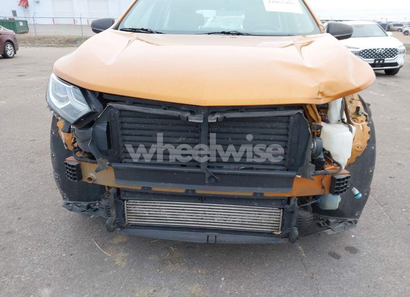 Photo 6 of 2018 Chevrolet Equinox LS (VIN 2GNAXHEV6J6209391)