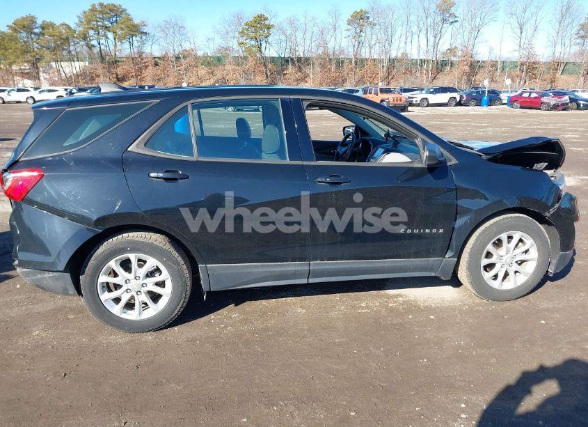 Photo 13 of 2018 Chevrolet Equinox LS (VIN 2GNAXHEV6J6274404)