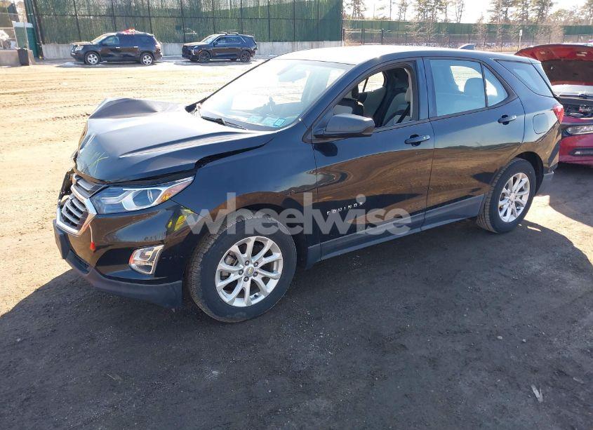 Photo 2 of 2018 Chevrolet Equinox LS (VIN 2GNAXHEV6J6274404)