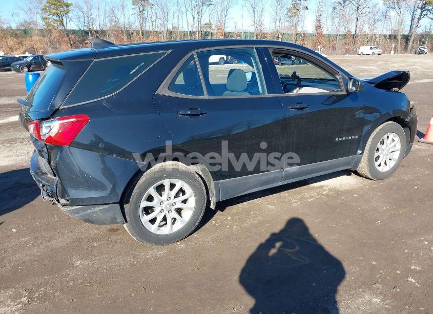 Photo 4 of 2018 Chevrolet Equinox LS (VIN 2GNAXHEV6J6274404)