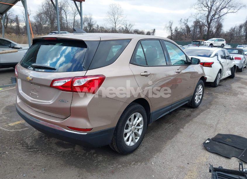 Photo 4 of 2018 Chevrolet Equinox LS (VIN 2GNAXHEV6J6313038)