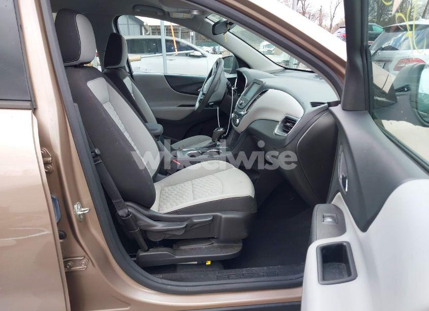 Photo 5 of 2018 Chevrolet Equinox LS (VIN 2GNAXHEV6J6313038)