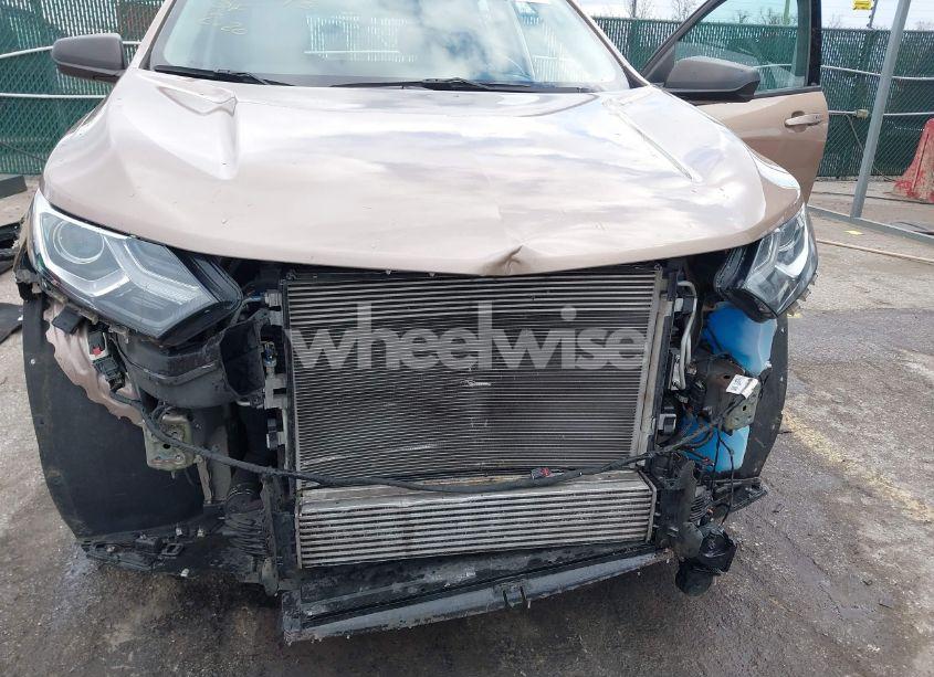 Photo 6 of 2018 Chevrolet Equinox LS (VIN 2GNAXHEV6J6313038)