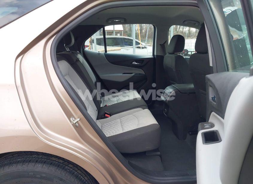 Photo 8 of 2018 Chevrolet Equinox LS (VIN 2GNAXHEV6J6313038)