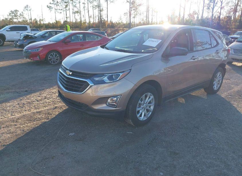 Photo 2 of 2019 Chevrolet Equinox LS (VIN 2GNAXHEV6K6225091)