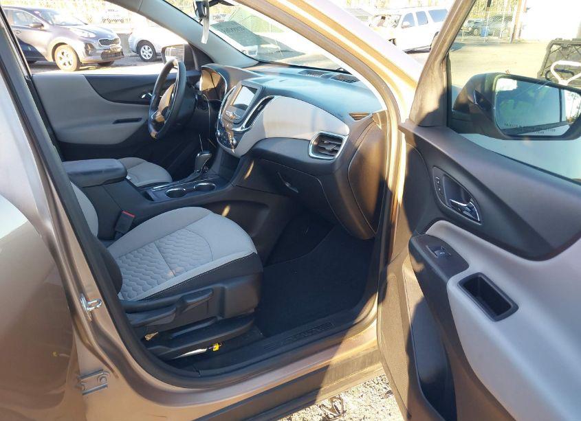 Photo 5 of 2019 Chevrolet Equinox LS (VIN 2GNAXHEV6K6225091)