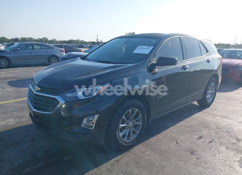 Photo 2 of 2019 Chevrolet Equinox LS (VIN 2GNAXHEV6K6229190)