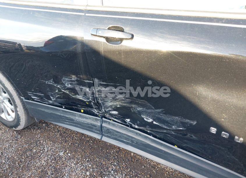 Photo 6 of 2020 Chevrolet Equinox FWD LS (VIN 2GNAXHEV6L6136350)