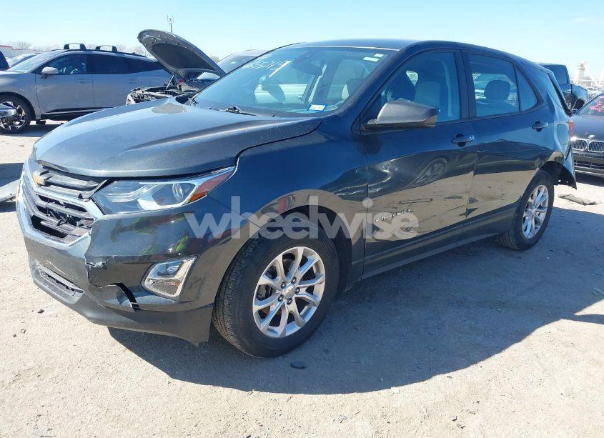 Photo 2 of 2020 Chevrolet Equinox FWD LS (VIN 2GNAXHEV6L6191283)