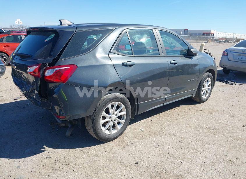 Photo 4 of 2020 Chevrolet Equinox FWD LS (VIN 2GNAXHEV6L6191283)