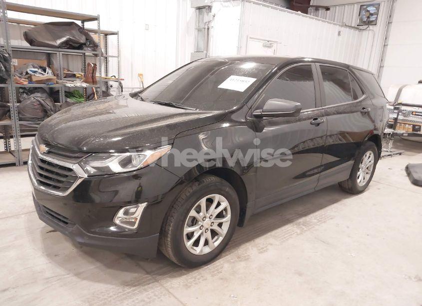 Photo 2 of 2020 Chevrolet Equinox FWD LS (VIN 2GNAXHEV6L6197617)