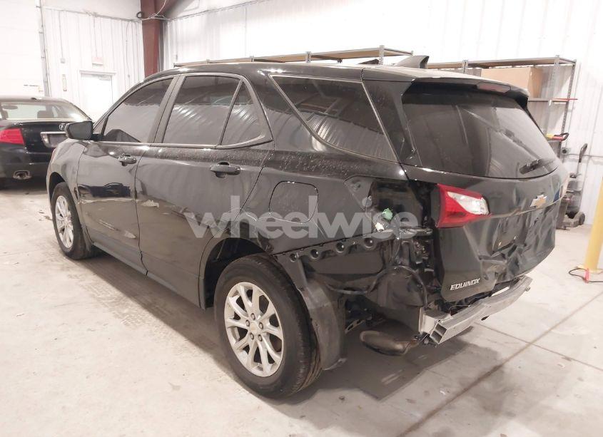 Photo 3 of 2020 Chevrolet Equinox FWD LS (VIN 2GNAXHEV6L6197617)