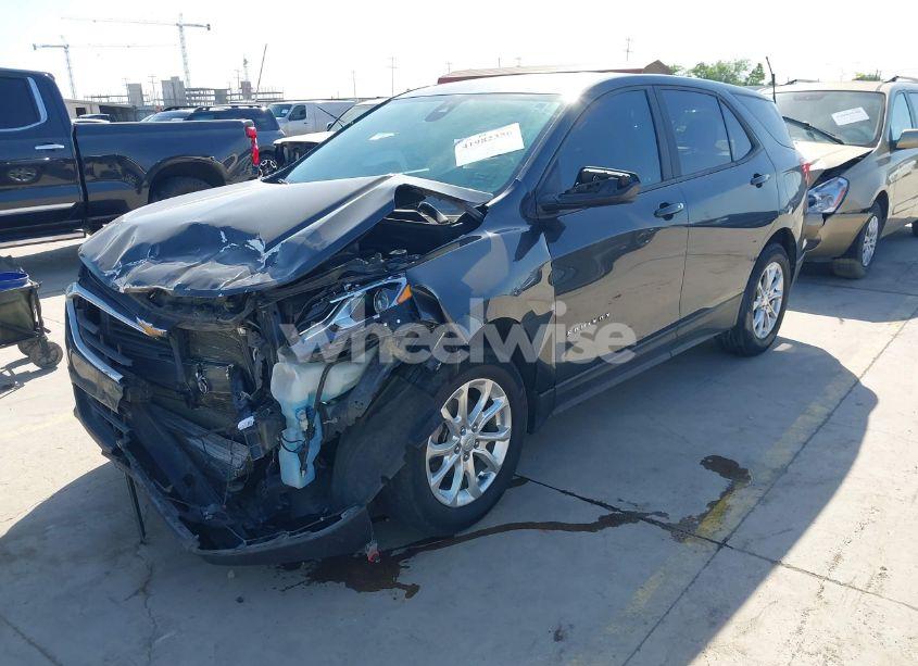 Photo 2 of 2020 Chevrolet Equinox FWD LS (VIN 2GNAXHEV6L6268217)