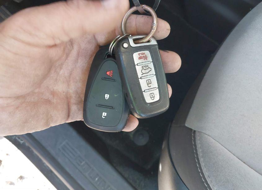 Photo 11 of 2018 Chevrolet Equinox LS (VIN 2GNAXHEV7J6160086)