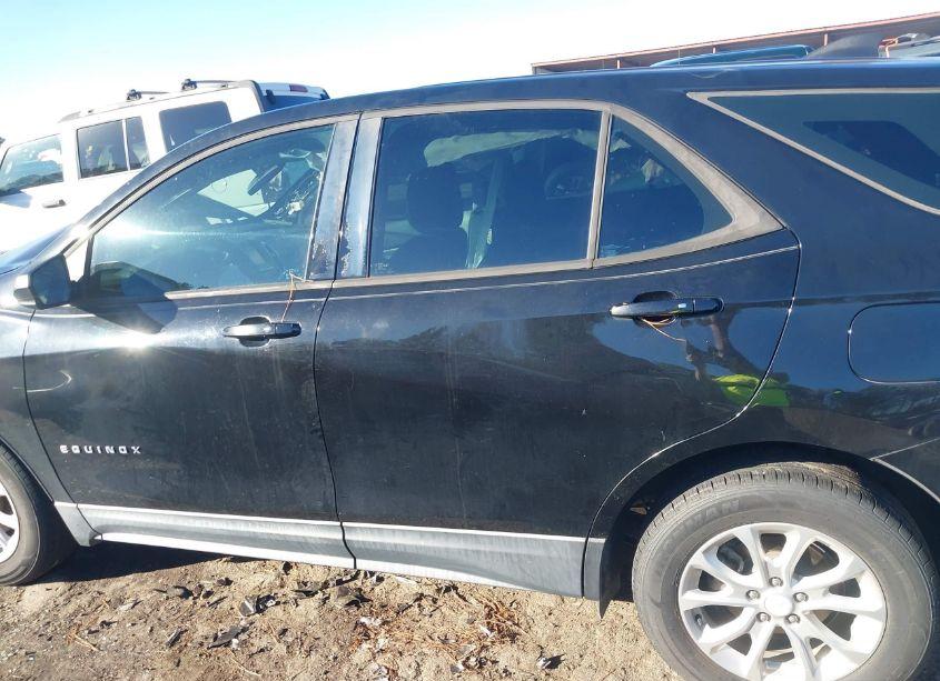 Photo 14 of 2018 Chevrolet Equinox LS (VIN 2GNAXHEV7J6160086)