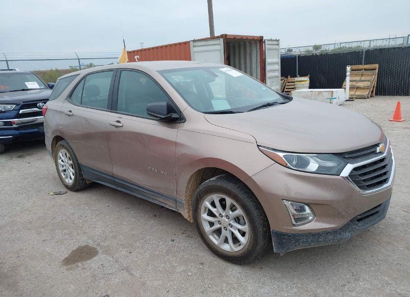 2018 Chevrolet Equinox LS (VIN 2GNAXHEV7J6267901) main photo