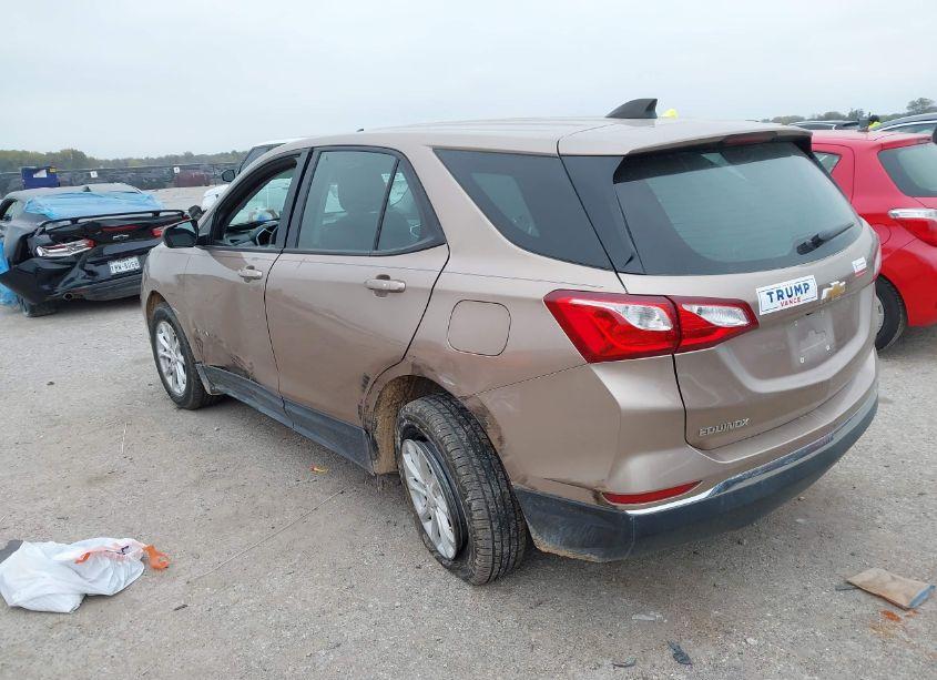 Photo 3 of 2018 Chevrolet Equinox LS (VIN 2GNAXHEV7J6267901)