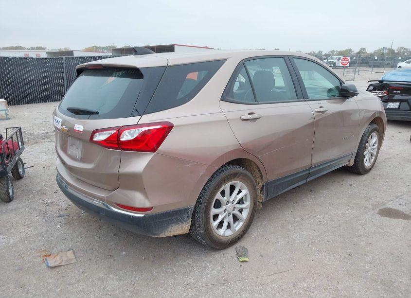 Photo 4 of 2018 Chevrolet Equinox LS (VIN 2GNAXHEV7J6267901)