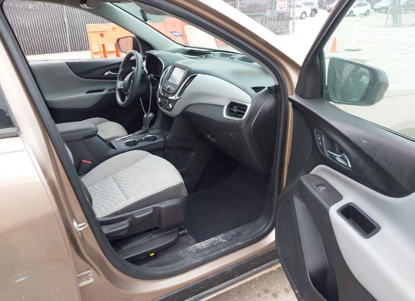 Photo 5 of 2018 Chevrolet Equinox LS (VIN 2GNAXHEV7J6267901)