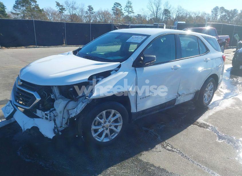 Photo 2 of 2018 Chevrolet Equinox LS (VIN 2GNAXHEV7J6272449)