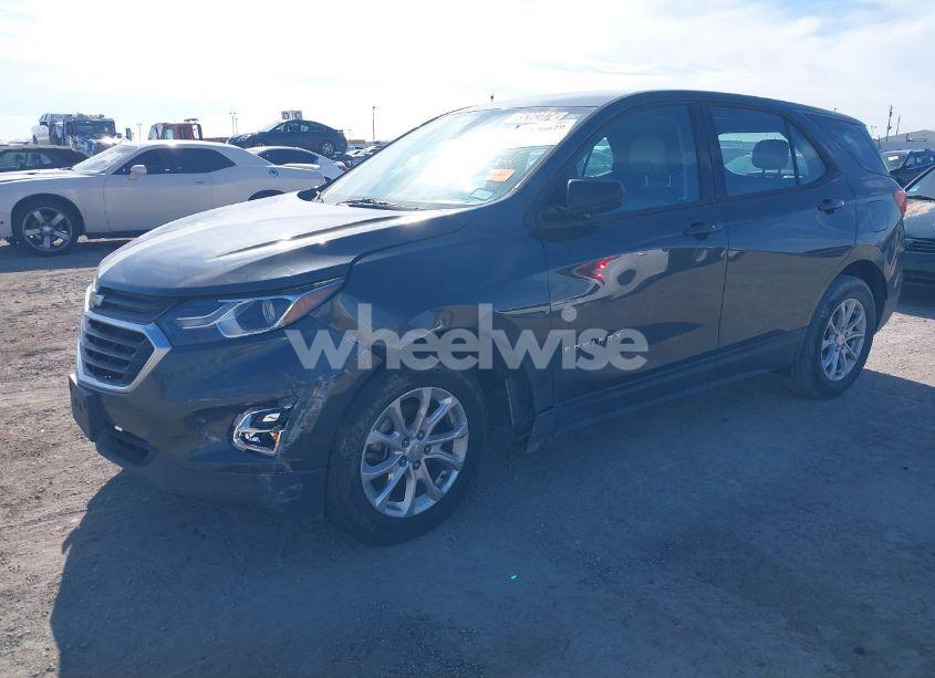 Photo 2 of 2018 Chevrolet Equinox LS (VIN 2GNAXHEV7J6305532)