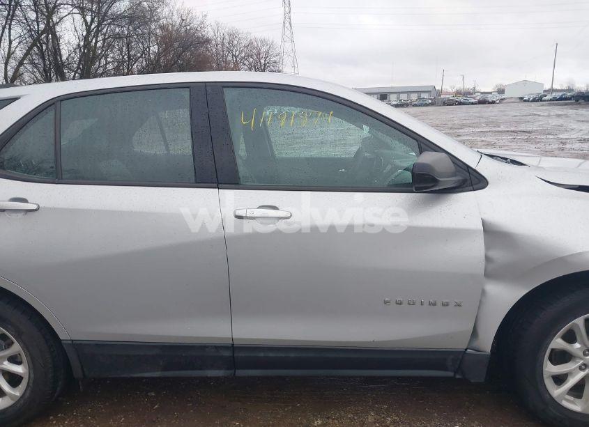 Photo 14 of 2018 Chevrolet Equinox LS (VIN 2GNAXHEV7J6336974)