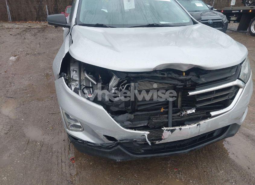 Photo 6 of 2018 Chevrolet Equinox LS (VIN 2GNAXHEV7J6336974)