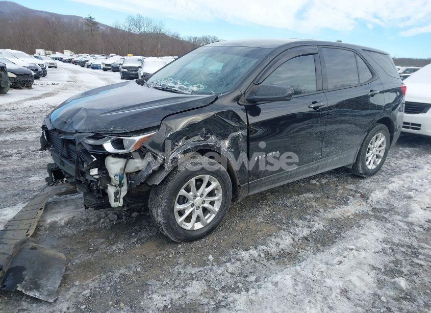 Photo 2 of 2019 Chevrolet Equinox LS (VIN 2GNAXHEV7K6107521)