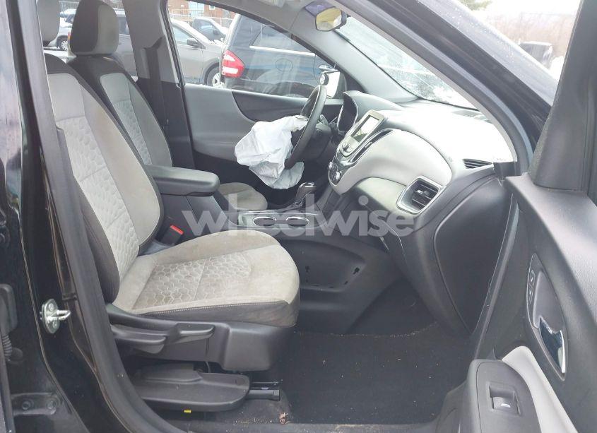 Photo 5 of 2019 Chevrolet Equinox LS (VIN 2GNAXHEV7K6107521)