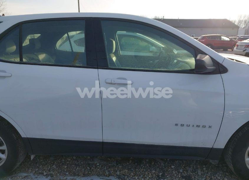 Photo 13 of 2019 Chevrolet Equinox LS (VIN 2GNAXHEV7K6176662)