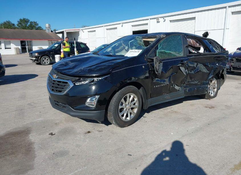 Photo 2 of 2020 Chevrolet Equinox FWD LS (VIN 2GNAXHEV7L6216899)