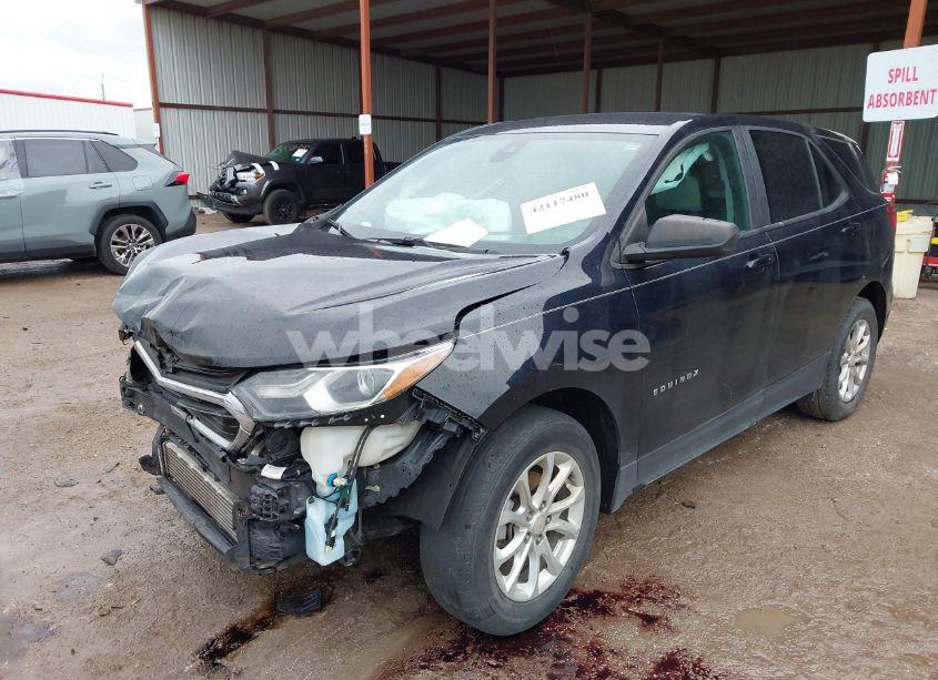 Photo 2 of 2020 Chevrolet Equinox FWD LS (VIN 2GNAXHEV7L6226963)