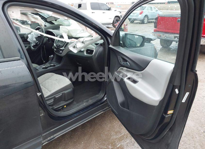 Photo 5 of 2020 Chevrolet Equinox FWD LS (VIN 2GNAXHEV7L6226963)