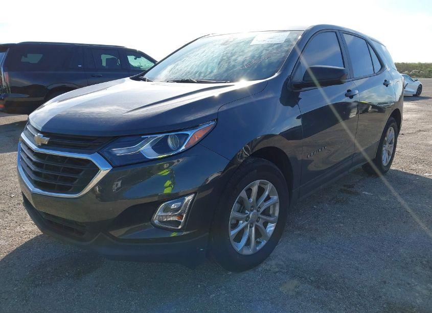 Photo 2 of 2020 Chevrolet Equinox FWD LS (VIN 2GNAXHEV7L6279937)